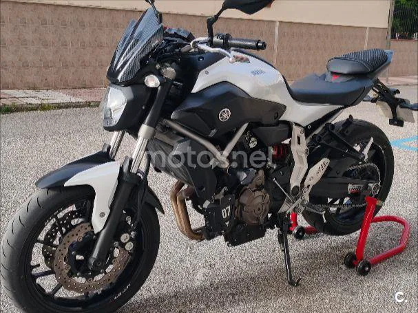 Yamaha MT-07 - Vista 4