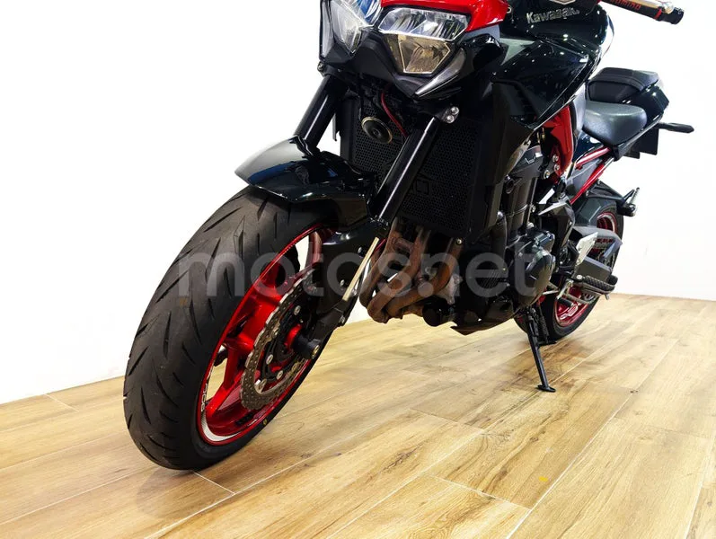 Kawasaki Z900 - Vista 6