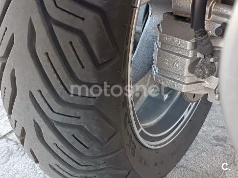 Suzuki Burgman 400 - Vista 6
