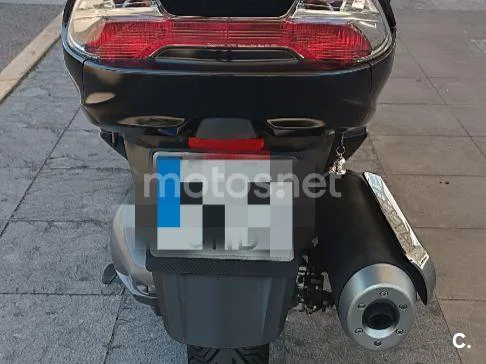 Suzuki Burgman 400 - Vista 9