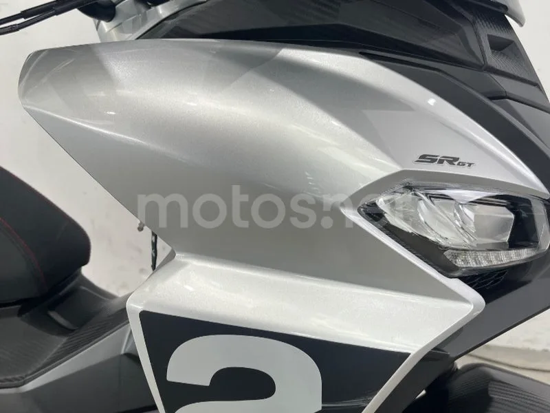 Aprilia SR GT 125 - Vista 20