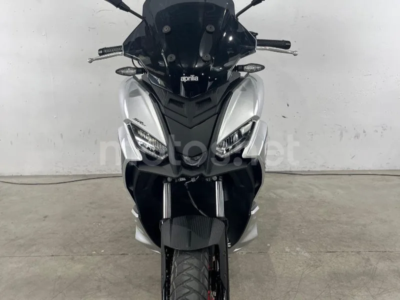 Aprilia SR GT 125 - Vista 4