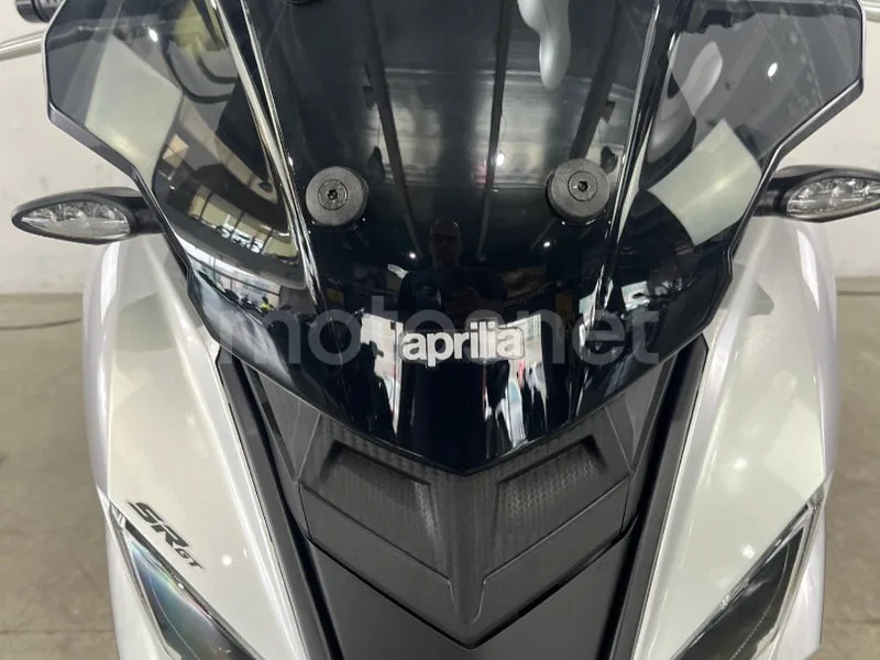 Aprilia SR GT 125 - Vista 31