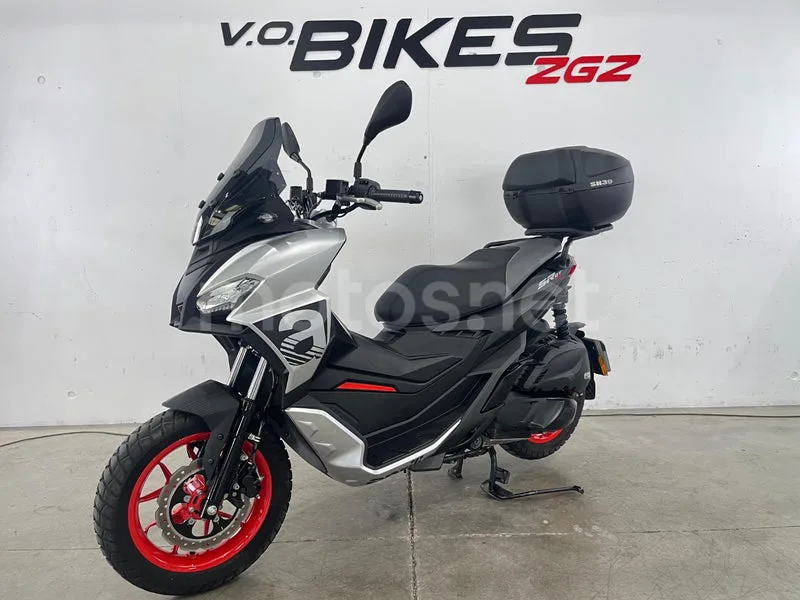 Aprilia SR GT 125 - Vista 5