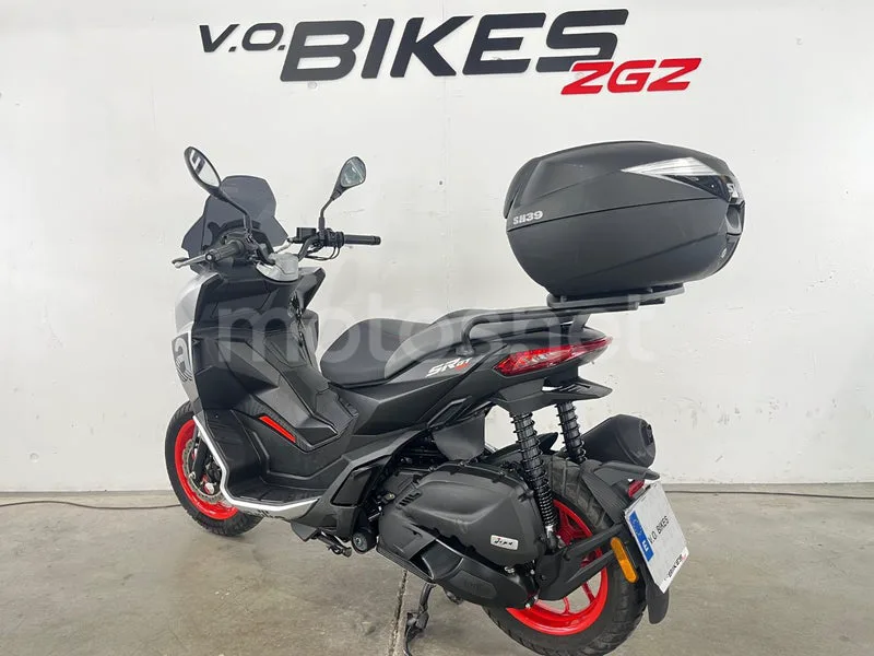 Aprilia SR GT 125 - Vista 6