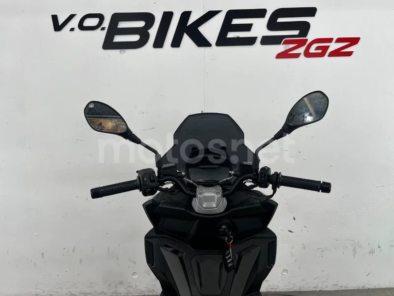 Aprilia SR GT 125 - Vista 9