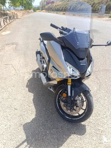 Honda Forza 750 - Vista 6