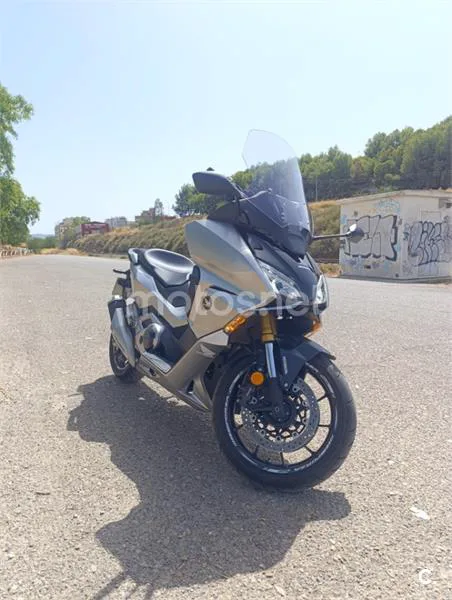 Honda Forza 750 - Vista 7