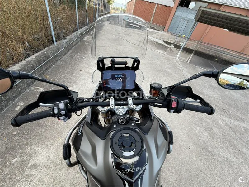 Triumph Tiger 900 - Vista 10