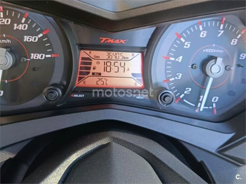 Yamaha TMAX 530 - Vista 4