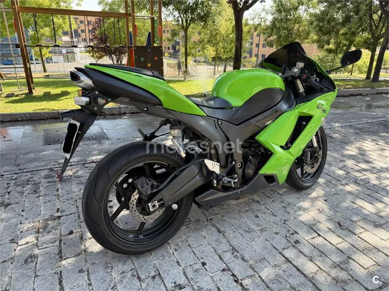 Kawasaki Ninja ZX-6R - Vista 3