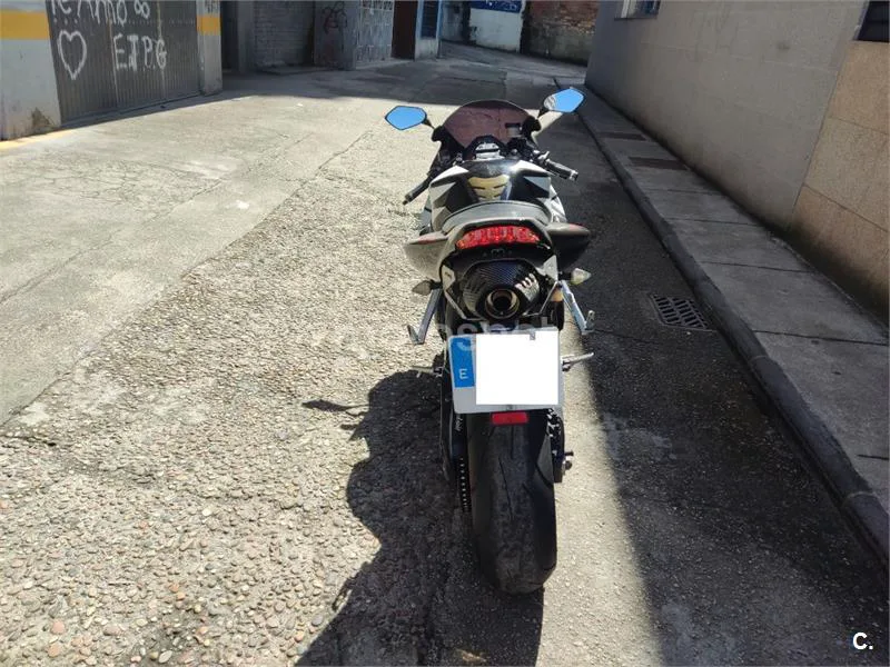 Honda CBR1000RR Fireblade 5000 € 2006 Pontevedra - 2