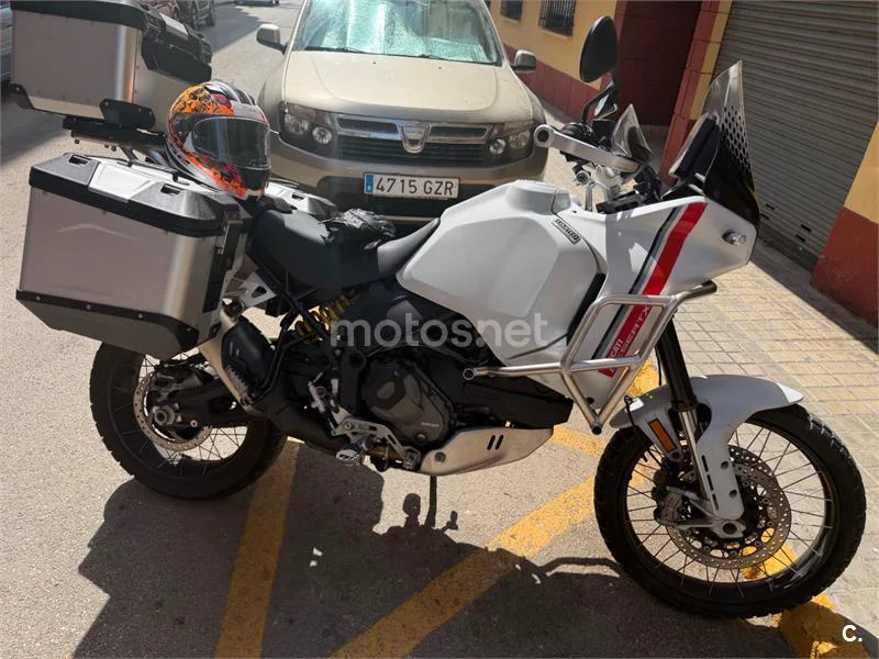 Ducati DesertX - Vista 3