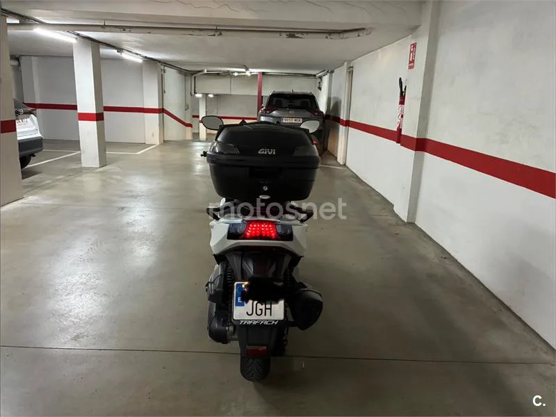 Kymco K-XCT 300i - Vista 3
