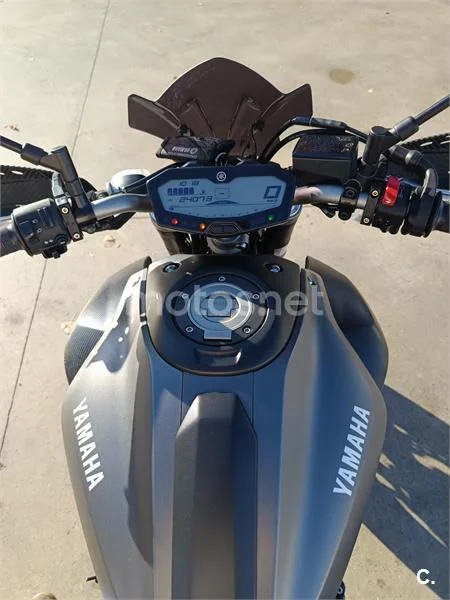 Yamaha MT-07 - Vista 12