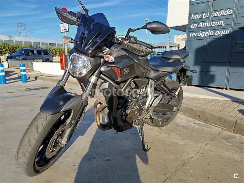 Yamaha MT-07 - Vista 18