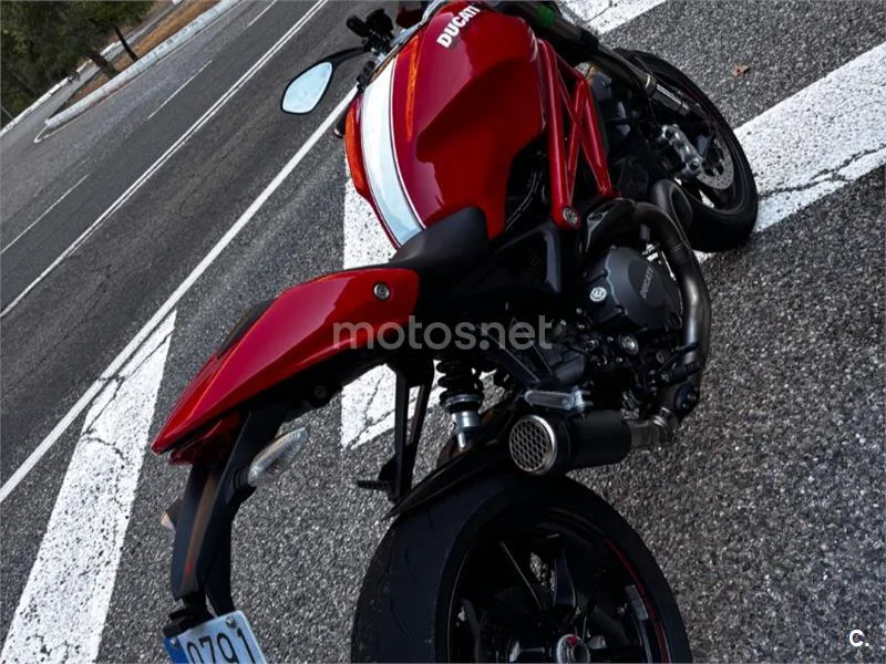 Ducati Monster 1100 EVO - Vista 7
