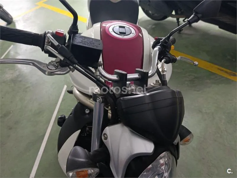 Suzuki Gladius 650 - Vista 3