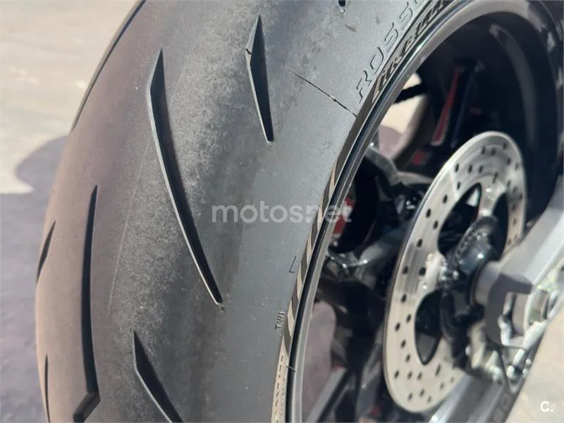 Ducati Panigale V2 - Vista 4