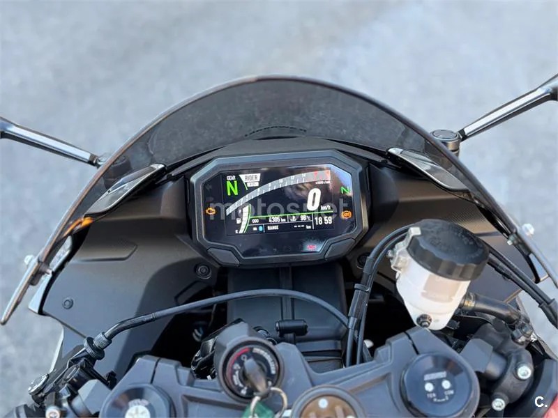 Kawasaki Ninja ZX-6R - Vista 8