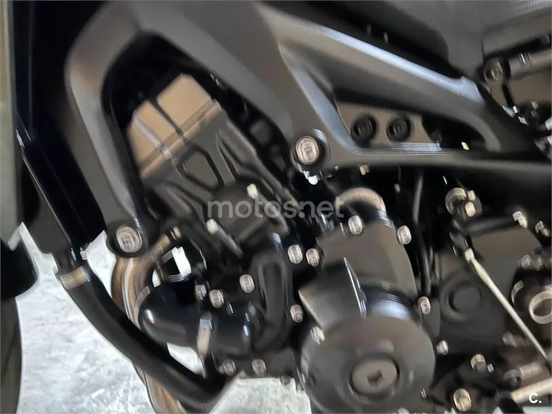 Yamaha Tracer 900 - Vista 64