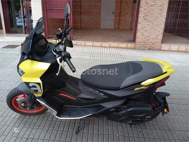 Aprilia SR GT 125 - Vista 3