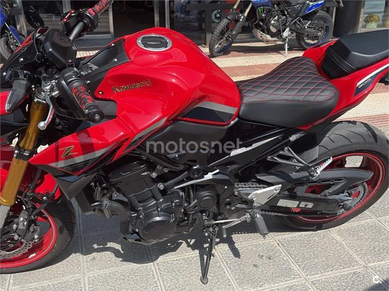 Kawasaki Z900 - Vista 3