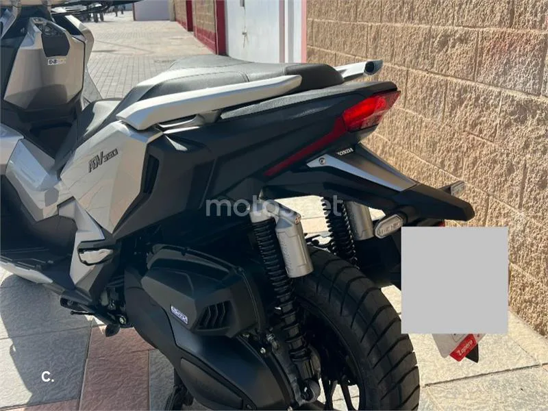 Honda ADV350 - Vista 10