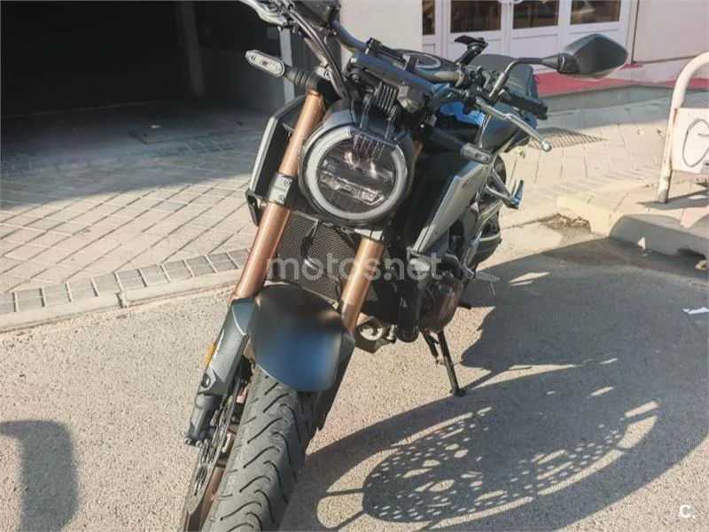 Honda CB650R - Vista 5