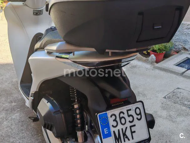 Honda SH125i - Vista 10