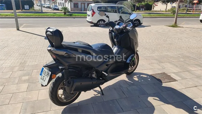 Yamaha XMAX 300 - Vista 4