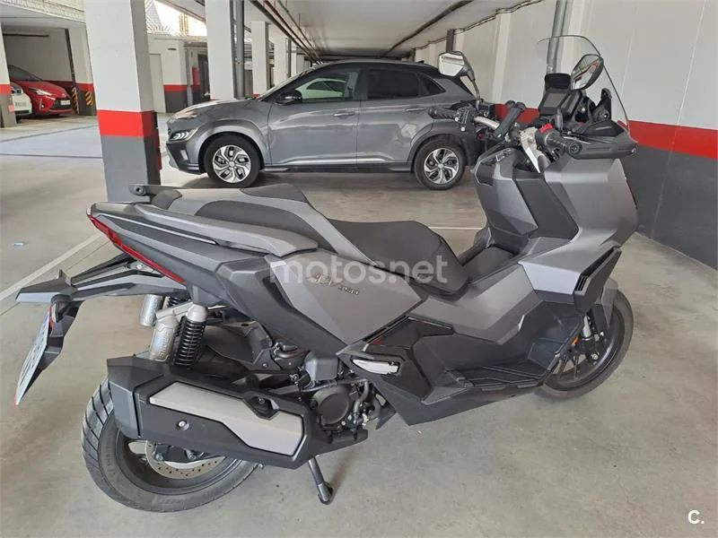 Honda ADV350 - Vista 5