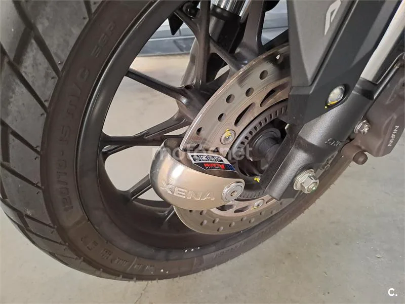 Honda ADV350 - Vista 8