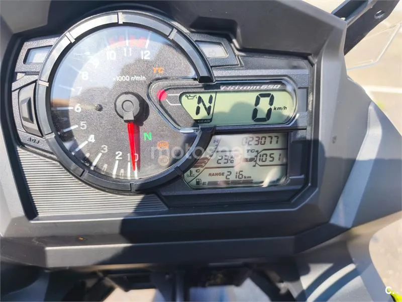 Suzuki V-Strom 650XT - Vista 8