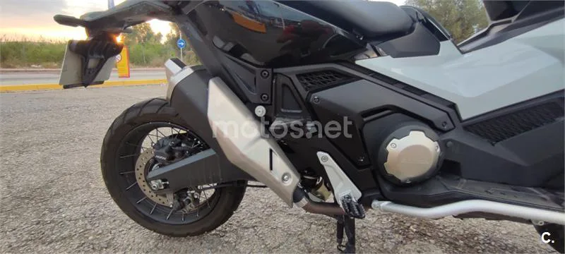 Honda X-ADV - Vista 3