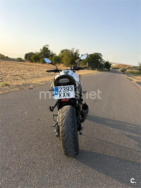 Suzuki GSX-S750 - Vista 3