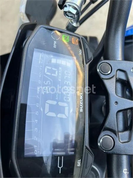 Suzuki GSX-S125 - Vista 4