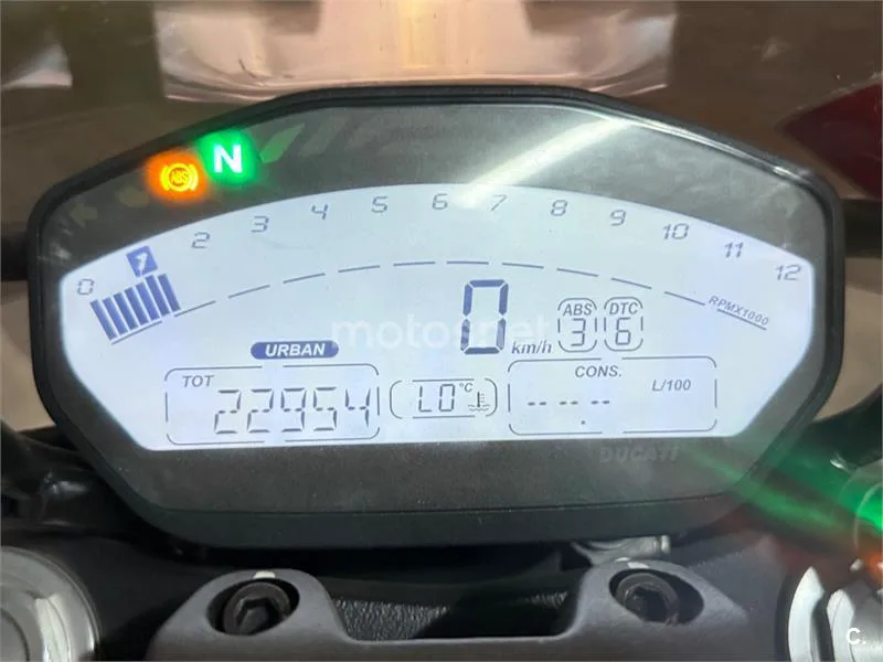 Ducati Monster 821 - Vista 3