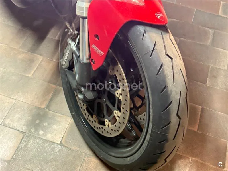 Ducati Monster 821 - Vista 4