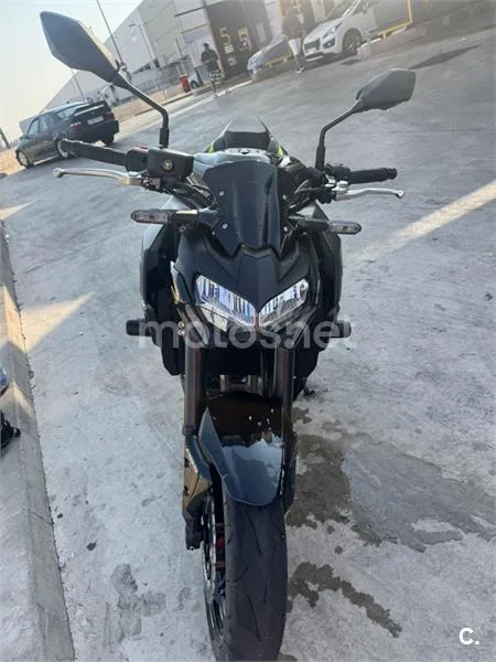 Kawasaki Z900 - Vista 3