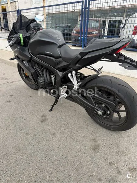 Honda CBR650R E-Clutch - Vista 8