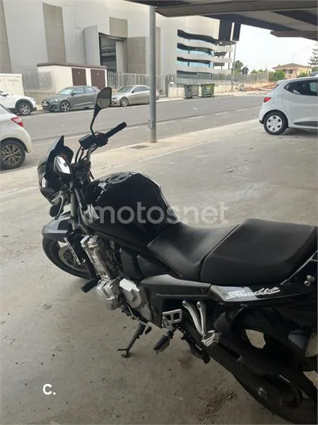 Suzuki Bandit 650 - Vista 3