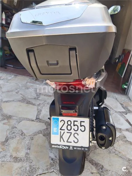 Honda SH300i - Vista 5