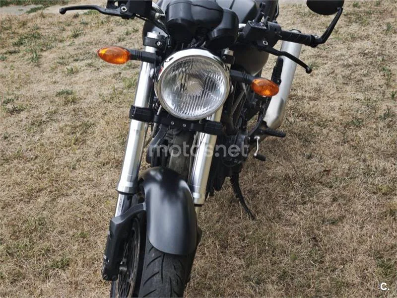 Ducati Monster 695 - Vista 3