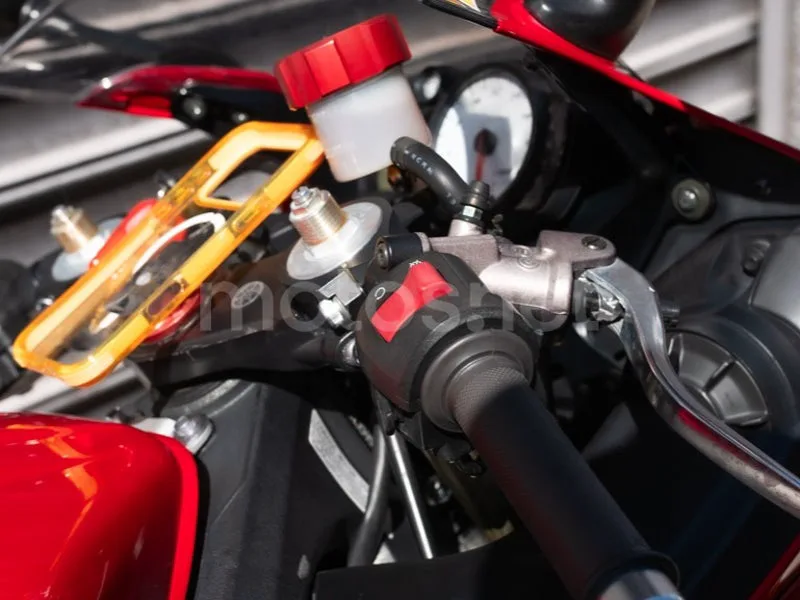 Yamaha YZF-R6 - Vista 8