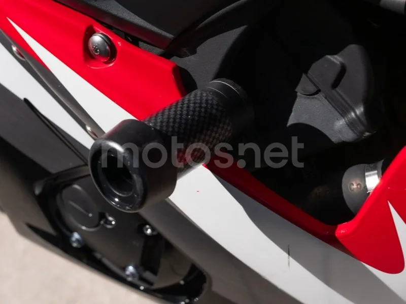 Yamaha YZF-R6 - Vista 10