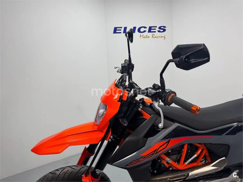 KTM 690 SMC R - Vista 4