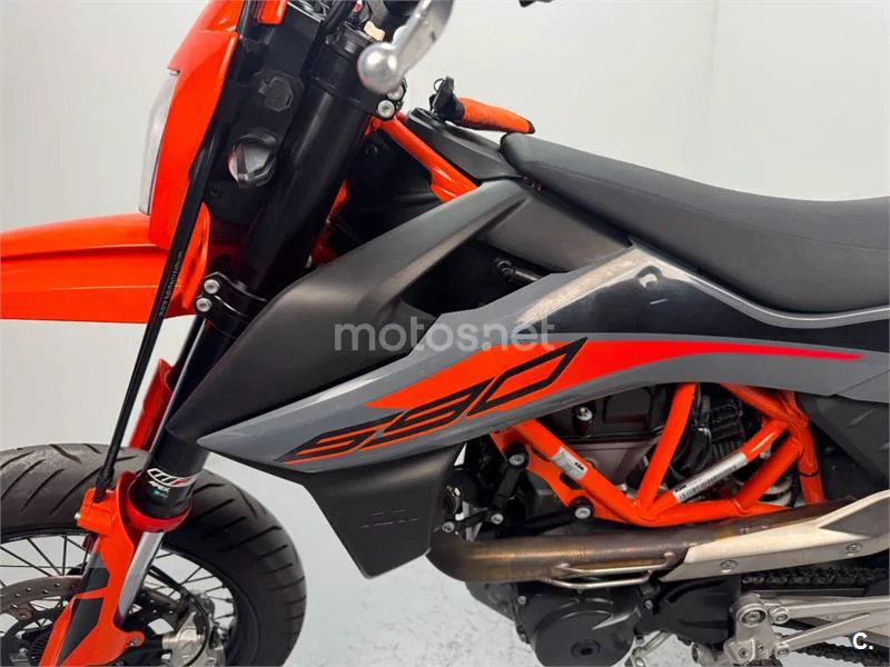 KTM 690 SMC R - Vista 5