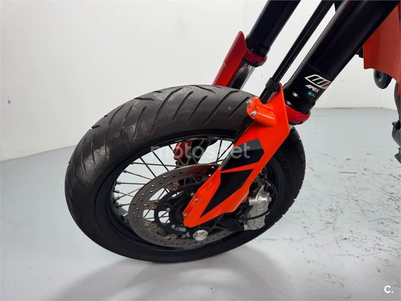 KTM 690 SMC R - Vista 6
