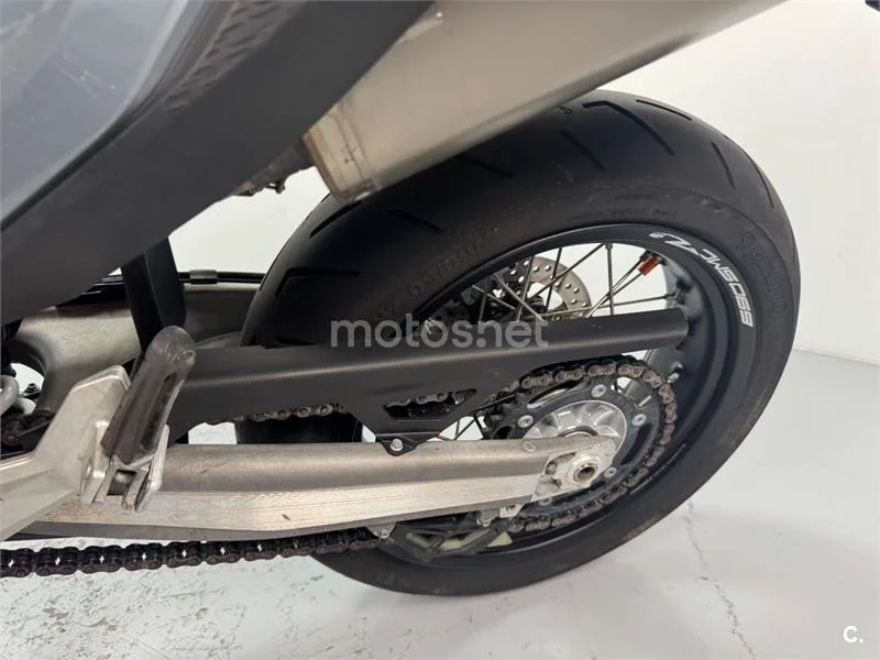 KTM 690 SMC R - Vista 10
